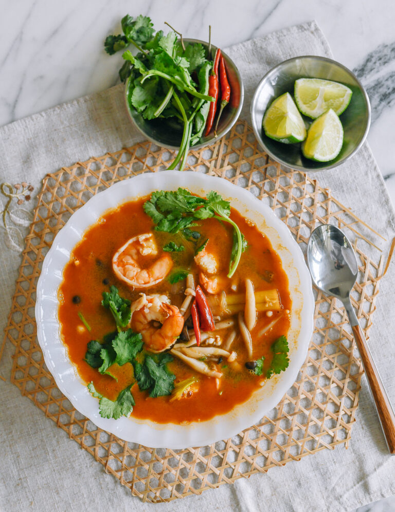 Tom Yum vs Tom Kha: Contrasting Thai Soup Flavors