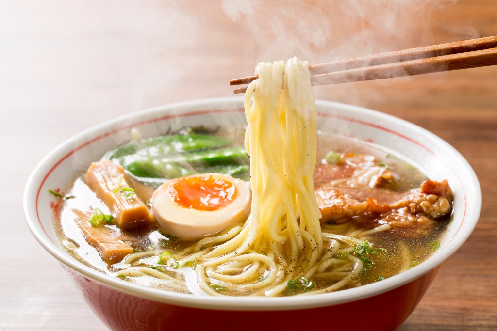 Tonkotsu vs Shoyu: Contrasting Japanese Ramen Broths